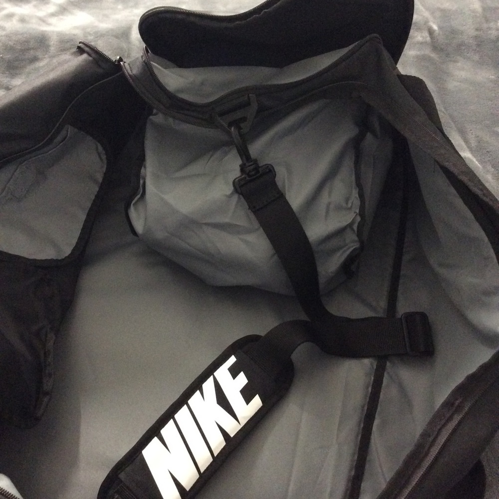 Nike Brasilia Large Duffel Bag - Picture 9 of 16